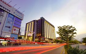 Nagoya Hill Hotel Batam